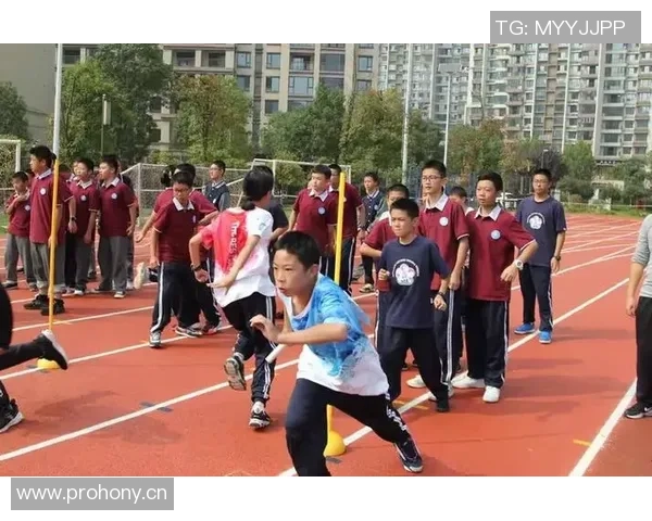深圳足球队总决赛耐力之战展现团队精神与顽强意志 深圳足球队总决赛耐力之战展现团队精神与顽强意志