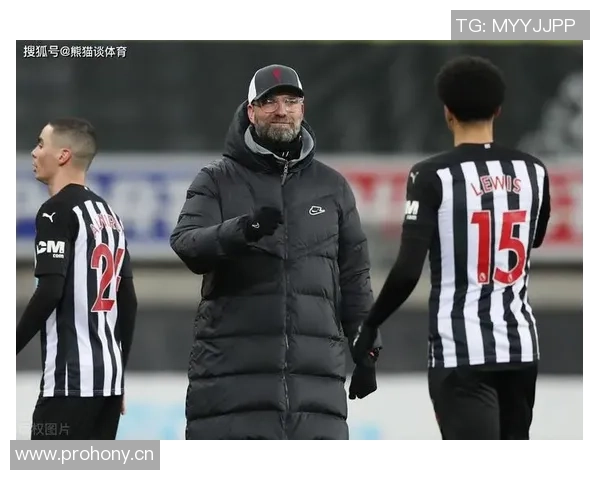 深足与上足对决赛后分析团队配合与战术执行的深度探讨 深足与上足对决赛后分析团队配合与战术执行的深度探讨